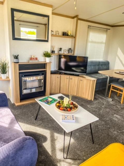 The Hygge Retreat At 7 Lakes Country Park, Lincolnshire Villa Crowle  Eksteriør bilde